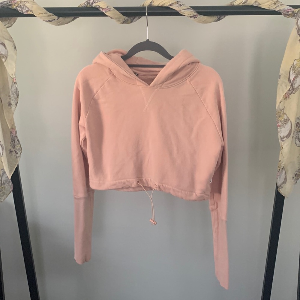 Gymshark Women’s Cropped Pink Longsleeve Hoodie